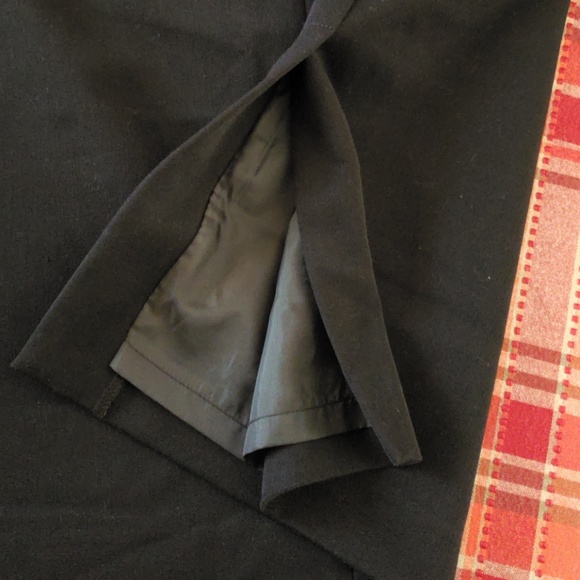 Rafaella size 10 skirt. Fully lined. - Picture 8 of 8